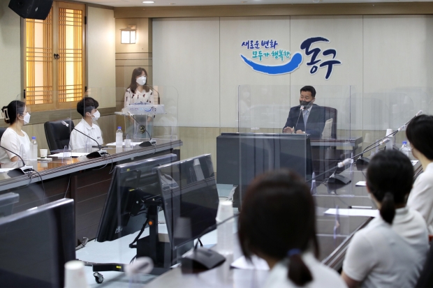 청년일자리 관련 오리엔테이션 장면
