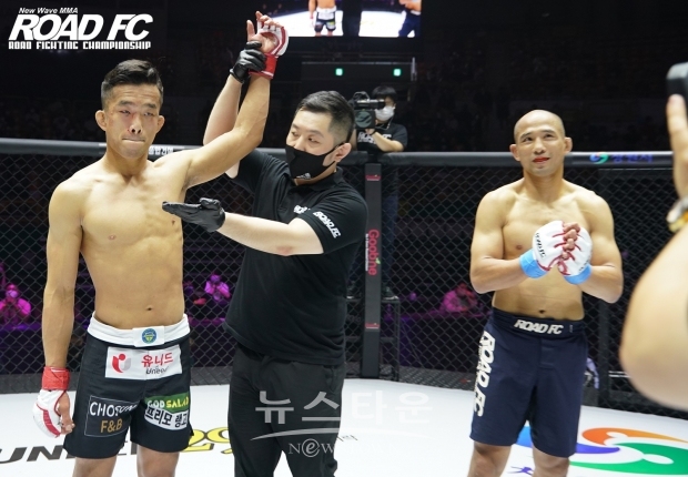 주짓수 블랙벨트 위엄 보여준 박해진, 22개월 만의 ROAD FC 복귀전 1분 컷 승리