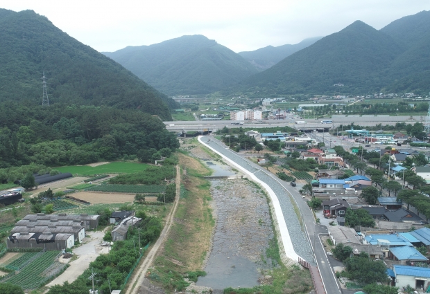 건천천 친수공간 산책로 드론사진