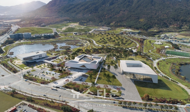 충남미술관 국제지명설계공모 당선작 배치도