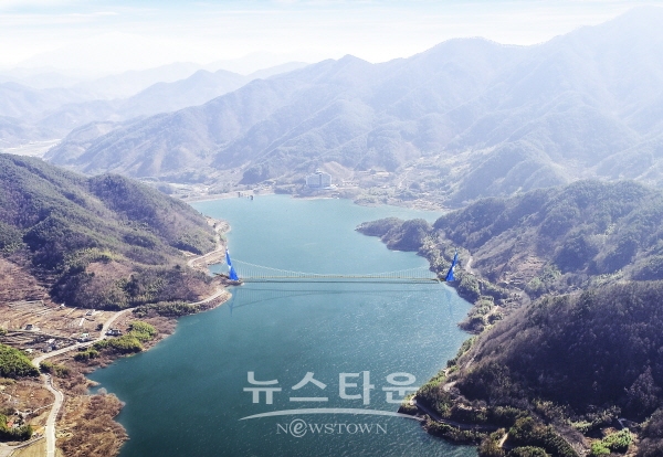 하동호 '상상의 다리'