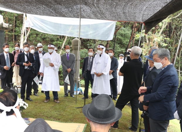 주낙영 경주시장이 10일 고헌 박상진 의사의 서거 100주기 추모제에서 추모사를 하고 있다