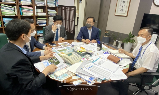 이명수 의원은 지난 6월 10일 노형욱 국토교통부 장관, 7월 21일 안도걸 기획재정부 차관 등을 만나 국가계획 반영의 필요성을 설명했고, 지역균형발전 차원의 정책효과에 대해 이야기 하는 등 예비타당성조사 통과를 위해 다각적으로 노력해 왔다.