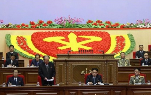 보도에 따르면, 최고인민회의 5차 회의는 ▶ 시.군 발전법, ▶ 청년교양보장법의 채택, ▶ 인민경제계획법 수정 보충과 관련한 문제, ▶ 제자원화법 집행 검열 감독 정형과 관련한 문제, ▶조직(인사)문제를 토의한다. (사진 : 유튜브)