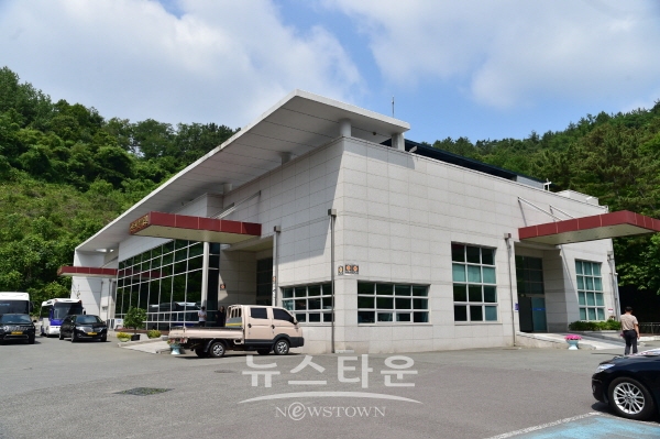 진주시 안락공원 추모당 전경