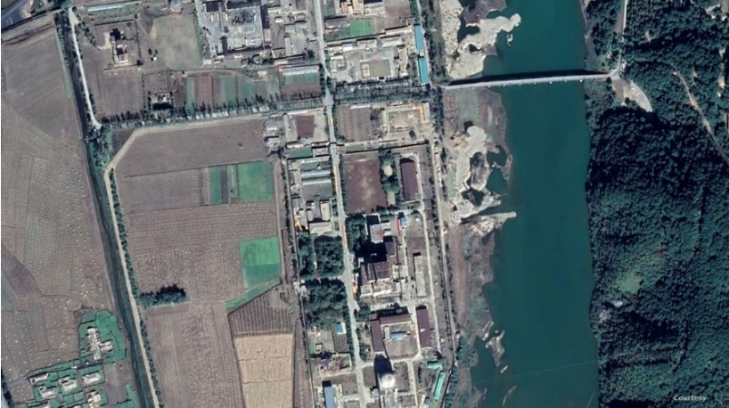 북한 영변 핵 시설을 촬영한 위성사진. CNES / Airbus (Google Earth) 사진.