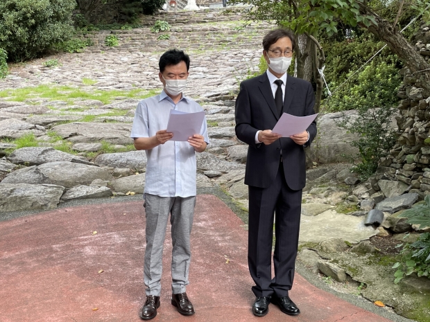 좌측 숨진 고 이모군의 부친 좌측 박한일 포럼 교육동행 명예대표