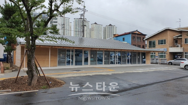 진주시 문산읍 주민자치센터 어울마당 외부 전경