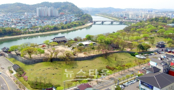 진주의 대표 관광지 ‘진주성’ 전경