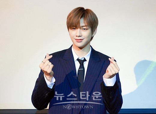 사진 : 강다니엘 (출처 : 커넥트엔터테인먼트)