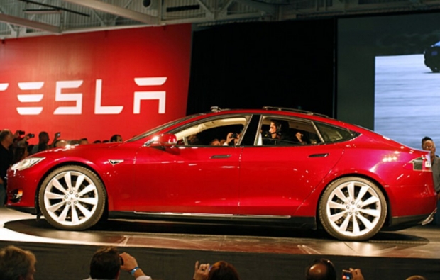 테슬라는 ‘전기자동차100만대 클럽’ 진입이 사정권에 들어왔다.(사진 : 유튜브)
