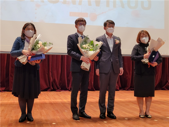 인천시 기획재정부장관 표창 수상 사진