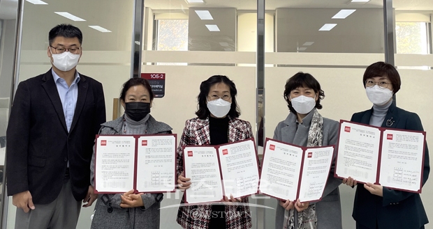 지난 11월 13일 호서대학교 AI·SW중심대학사업단이 아산시 다함께돌봄센터 3개 기관과 지역사회 연계 AI·SW교육체험 프로그램을 개발 및 운영하기 위한 업무 협약을 체결했다.