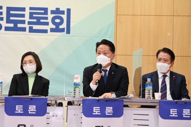 장덕천 부천시장이 발언하고 있다.