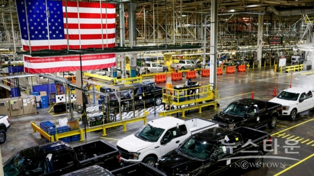 2022년도에는 메이커 각사가 전기자동차(EV) 판매를 본격화 할 계획으로 반도체를 포함한 부품 공급이 어디까지 정상화될지가 시장 회복의 열쇠가 될 것으로 보인다. / 사진 : 유튜브