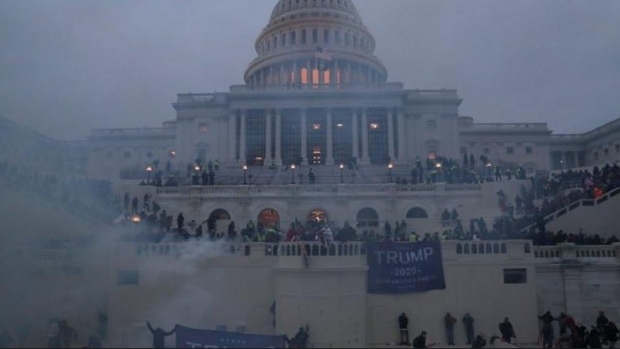 그러나 다시 말하지만, 피할 수 있는 것은 아무것도 없으며, 여전히 모든 것이 예방 가능하다. 미국의 당면한 과제는 2024년 선거를 앞두고, 서서히 다가오는 위험을 각성하고, 고조되고 있는 문화적 이념적 싸움이 전면적으로 치열한 전쟁(uncivil war)으로 번지는 것을 막는 일이다. / 사진 : 유튜브 캡처