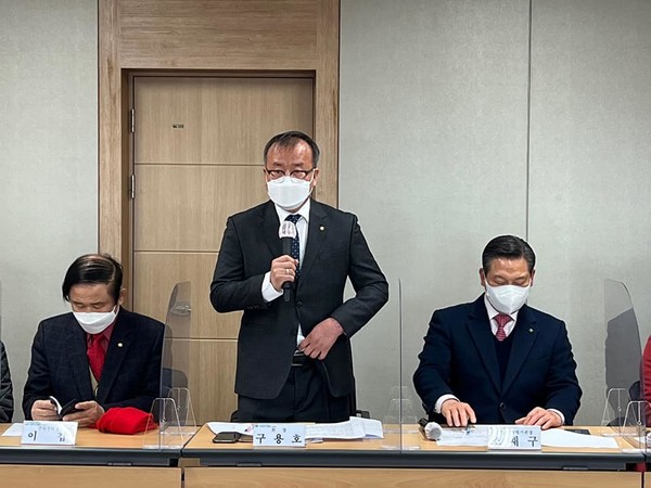 ​▲ 구용호 평통회장이 인사말을 하고 있는 모습이다.