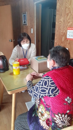 상담을 하는 사진