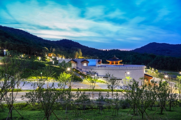 화랑마을 야간 전경