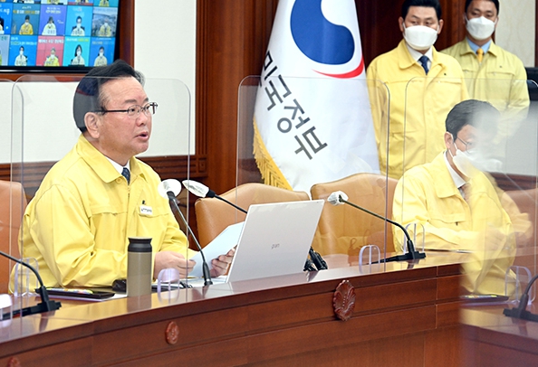 김부겸 국무총리가 22일 서울 세종로 정부서울청사에서 열린 코로나19 중대본 회의에서 발언하고 있다. 국무조정실 사진
