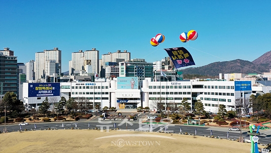 창원시내버스 7개사 노조가 7.5% 인상된 협상안에 체결함으로써 버스의 파업을 피하게 됐다