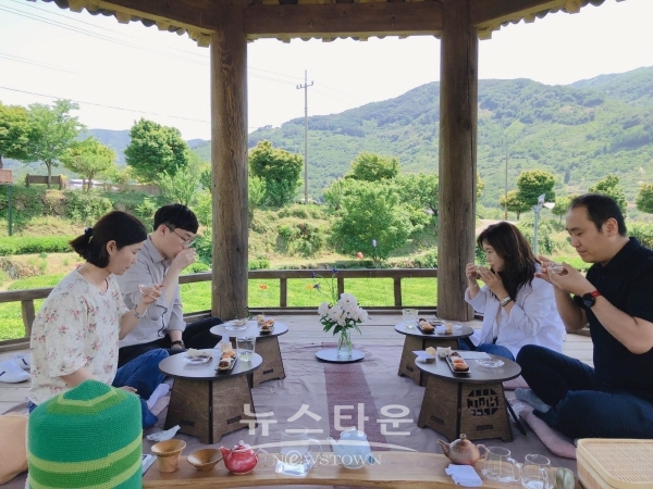 한밭제다에서 진행된 찻자리 체험 프로그램