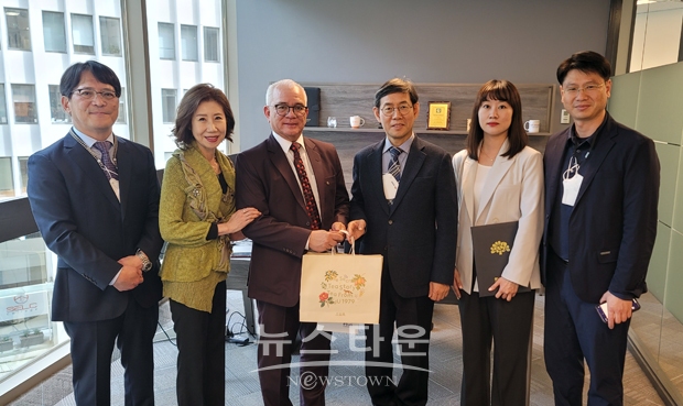 김용찬 총장과 패트릭당 셀크컬리지 CEO 업무협약