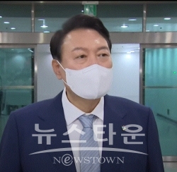 기자와 만난 윤석열 대통령