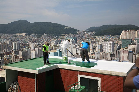 부산시가 시행중인 하얀지붕 사업(사진=부산시)