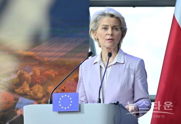 유럽연합집행위원장 폰 데어 라이엔(Von der Leyen) / 사진 : 폰 데어 라이엔 공식 트위커 캡처