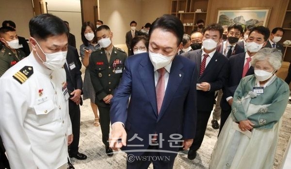 오찬회에 참석 중인 최원일 전 천안함장