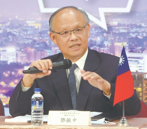 대만은 최첨단 반도체 생산으로 세계 시장을 주름잡고 있으며, 통계에 따르면 지난해 수출액은 1180억 달러였다.  덩전중 대표(위 사진)는 대만 수출 중 중국용은 40%인데 이 비율을 낮추겠다고 말했다. /사진 : 대만 공상시보 뉴스 영상 캡처