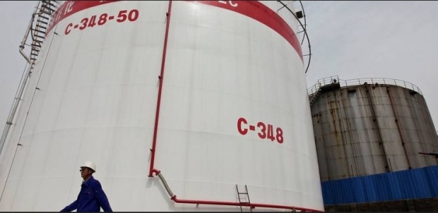 러시아산 ESPO 원유나 우랄유는 중동산 오만 원유에 비해 배럴당 10달러가량 저렴하고 차 주전자 정유소는 비용이 떨어져 이익률이 오르고 있다. ESPO원유란 ‘동(東)시베리아-태평양 파이프라인(송유관)을 통한 원유를 말한다.  / 사진 : 오일프라이스 비디오 캡처