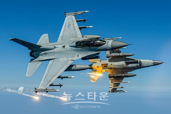 KF-16 전투기 편대비행 (출처:대한민국 공군)