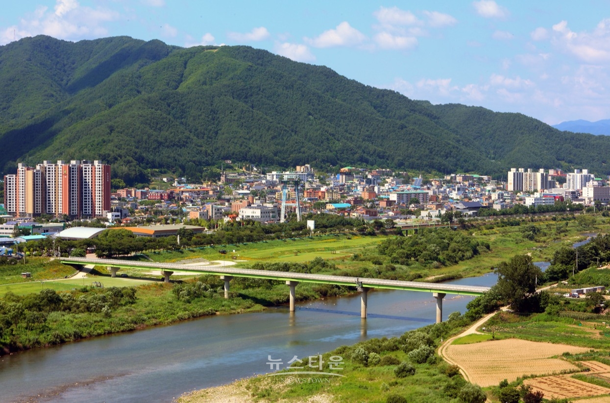 아미산에서 본 인제 시가지 전경