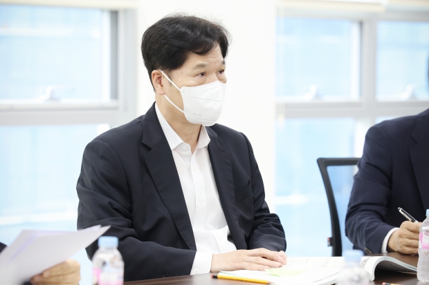 지난 28일 유병권 인수위원장이 공약관련 회의를 주관하고 있다