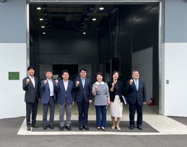 좌측부터 박인환 경북도 4차산업기반과장, 백운만 대구경북지방중기청장, 이장식 포항시 부시장, 조주현 중기부 차관, 이달희 경북도 경제부지사, 권혜린 중기부 규제자유특구단장, 하인성 경북테크노파크 원장