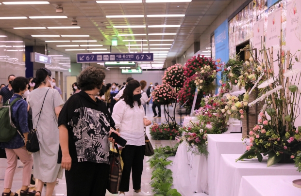 2.′K－ROSE경진대회′ 작품전시회(수원역).