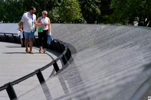 추모의 벽 (출처:주한미국대사관 트위터)