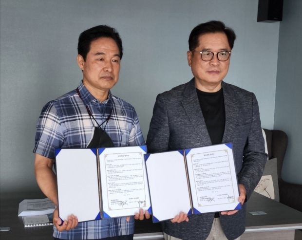 최동락 학과장 과 이해동 대표