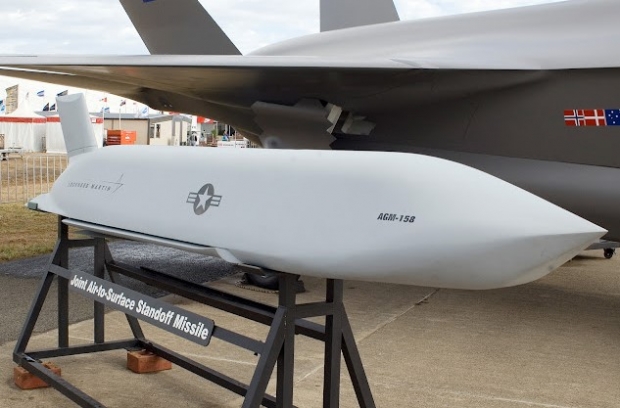 일본이 미국의 록히드 마틴에 발주한 합동공대지방어미사일(JASSM, Joint Air-to-Surface Stand-Off Missile) / 사진