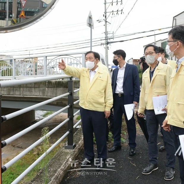 5일 태풍 '힌남노' 대비 현장점검 중인 최민호 시장