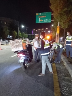 불법개조 이륜자동차 야간 합동단속 사진