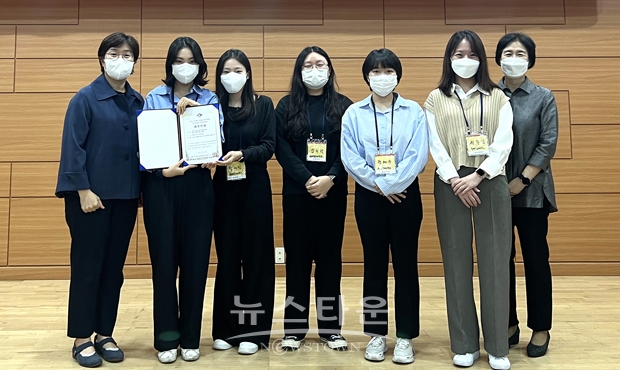 순천향대학교 식품영양학과 천윤진 학생팀이 (사)한국식품조리과학회가 주최한 ‘2022 한국식품조리과학회 추계학술대회 우수학생논문 경진대회’에서 최우수상을 수상했다.