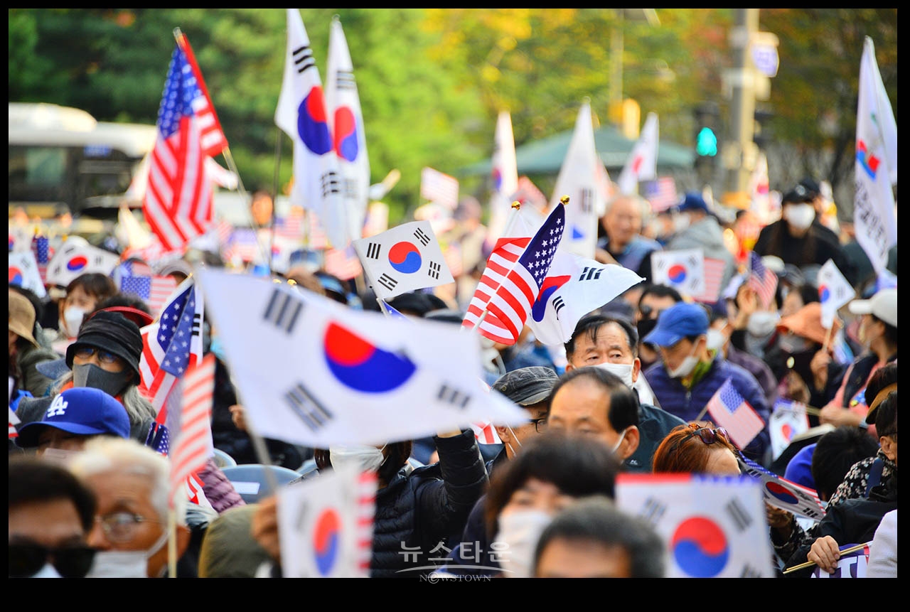광화문을 완전 점령한 애국우파국민들