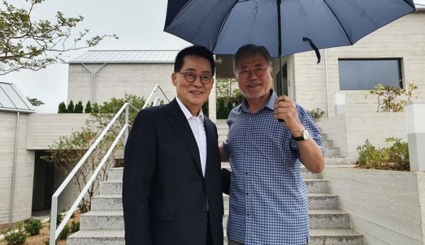 지난 6월 풍산마을을 방문한 박지원 전 국정원장 (사진=박지원)