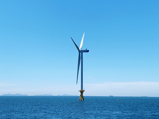 군산 앞바다에 설치된 유니슨 4.2MW 해상풍력터빈