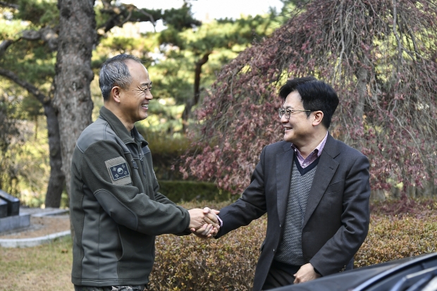 김병수 김포시장이 6일 육군 제17사단을 찾아 관계자들을 위문·격려했다.