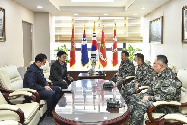 김병수 김포시장이 6일 해병대 제2사단을 찾아 관계자들을 위문·격려했다.