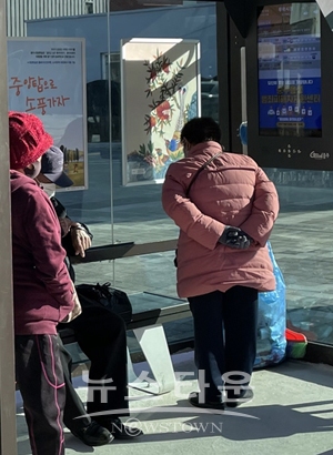 버스 승강장 평생학습동아리 작품 전시